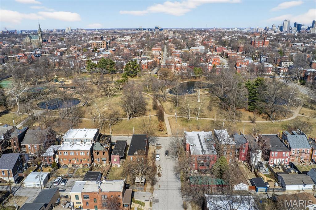 2124 Withnell Avenue