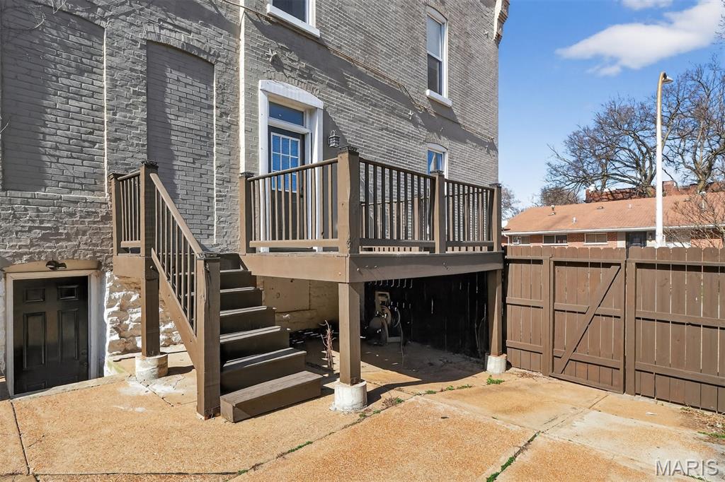 2124 Withnell Avenue