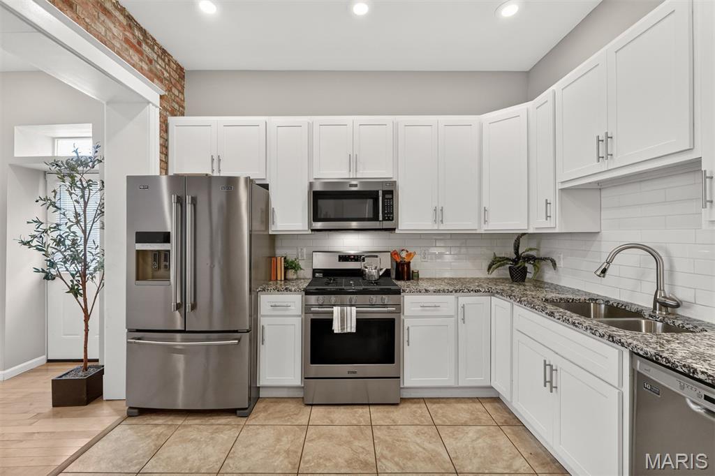 2124 Withnell Avenue