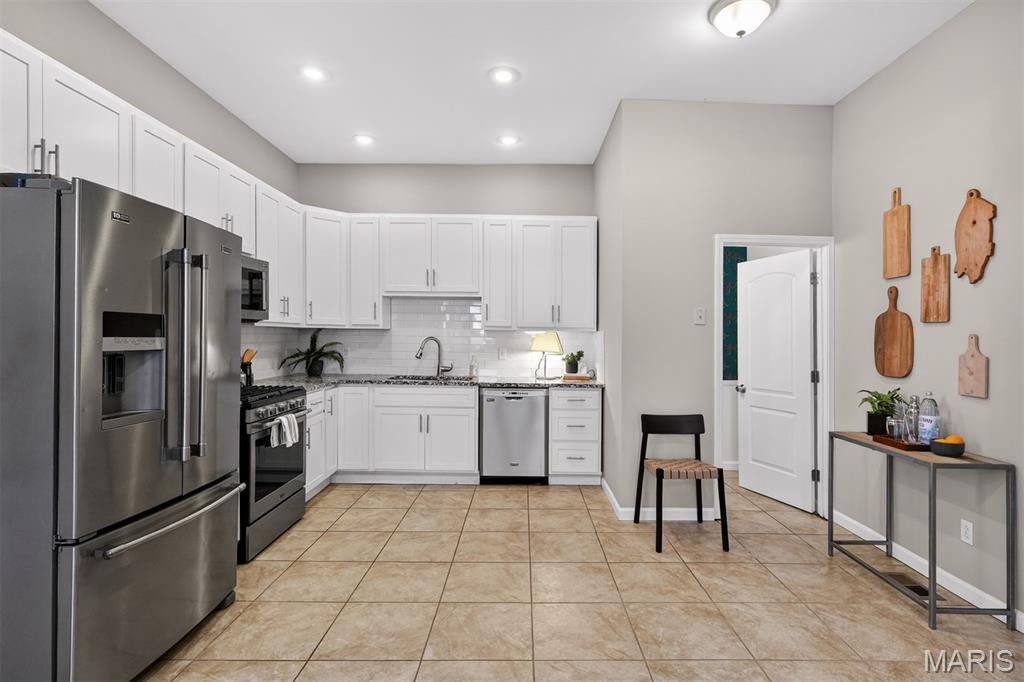 2124 Withnell Avenue