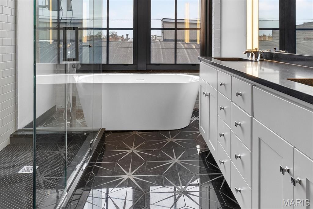 2647 Locust Street Unit: 2R