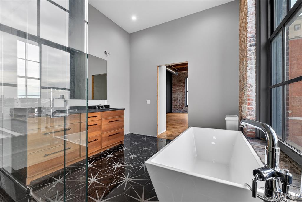 2647 Locust Street Unit: 4F