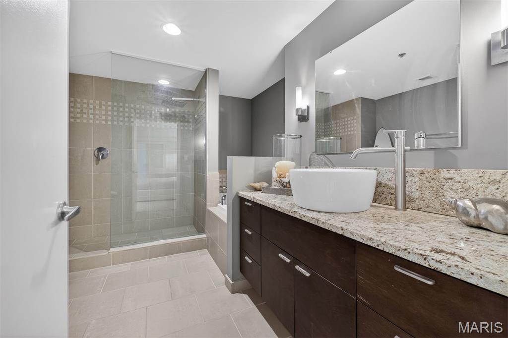 915 Olive Street Unit: 1605