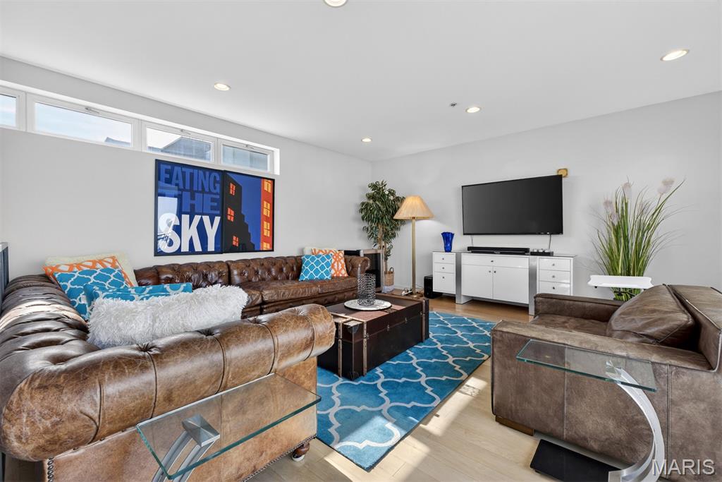 915 Olive Street Unit: 1605