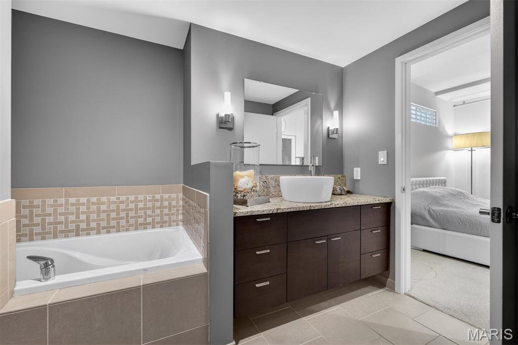 915 Olive Street Unit: 1605