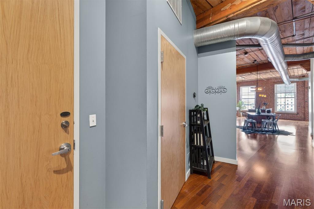 721 N 17th Unit: 405