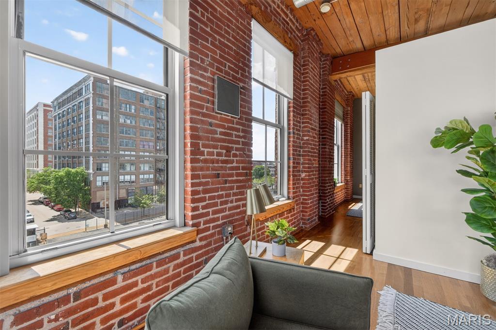 721 N 17th Unit: 405