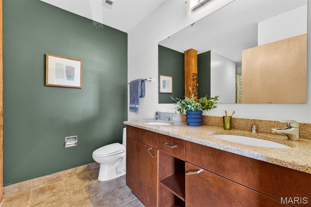 721 N 17th Unit: 405