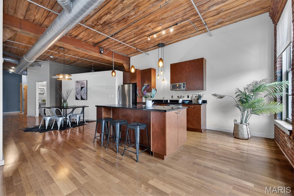 721 N 17th Unit: 405