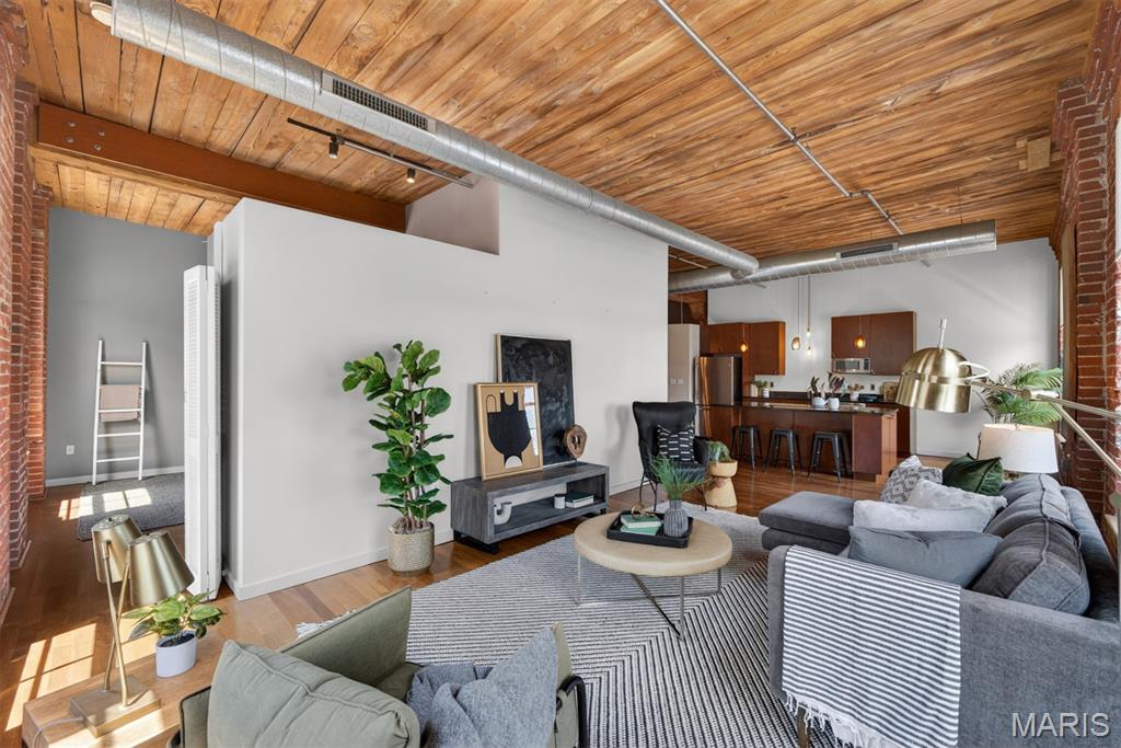 721 N 17th Unit: 405