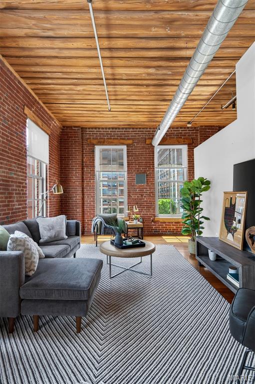 721 N 17th Unit: 405
