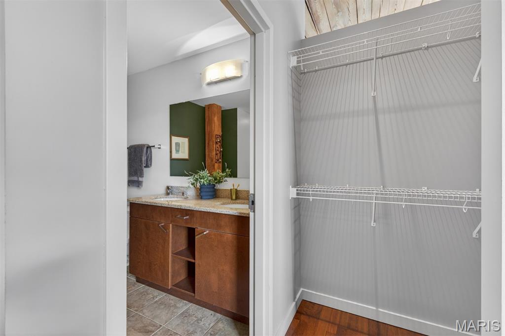 721 N 17th Unit: 405