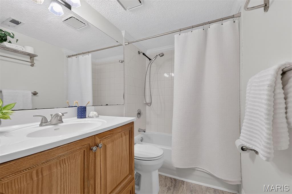 1712 Redbird Cove