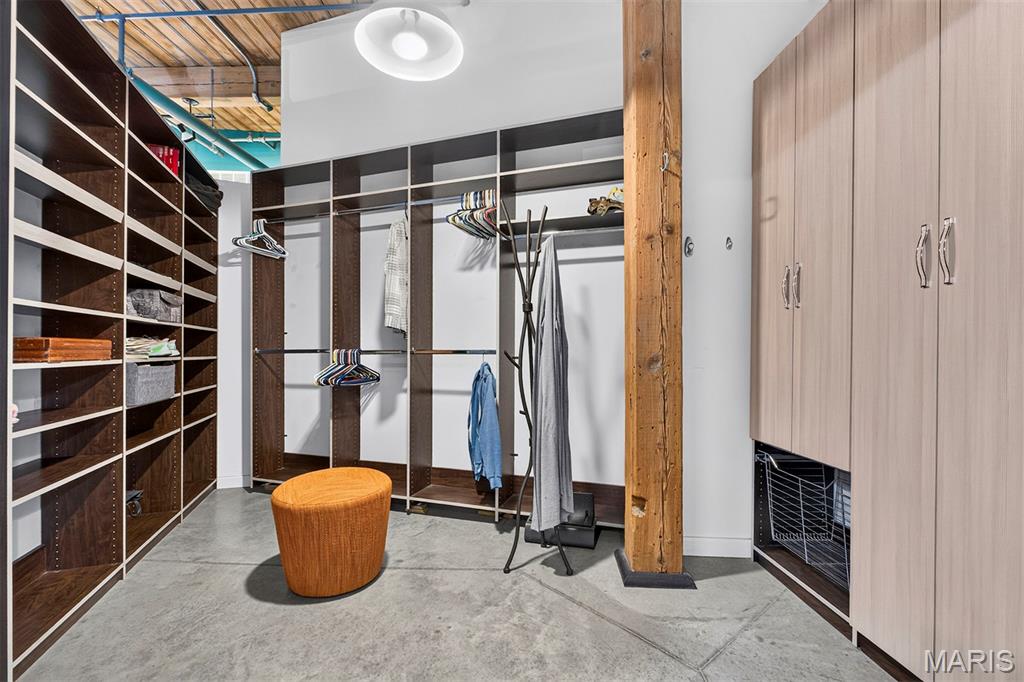 901 Washington Avenue Unit: 704