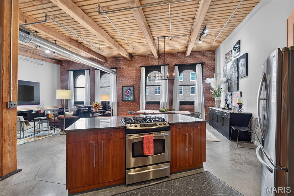 901 Washington Avenue Unit: 704