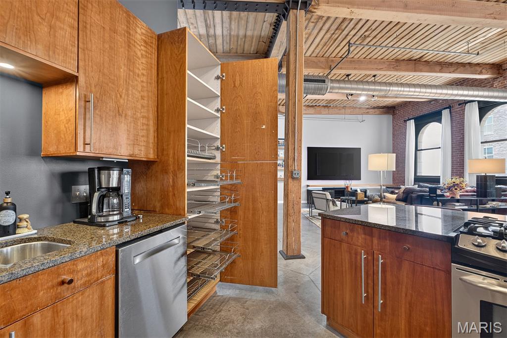 901 Washington Avenue Unit: 704