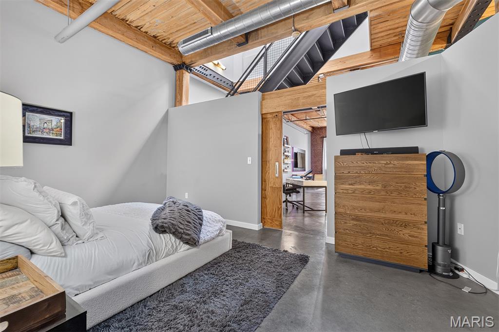 901 Washington Avenue Unit: 704
