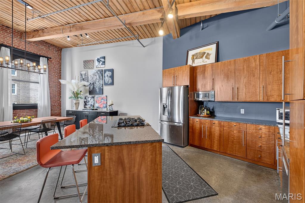 901 Washington Avenue Unit: 704