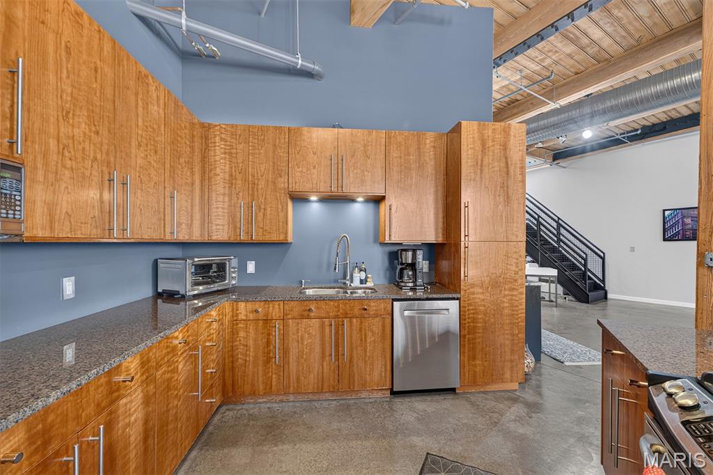 901 Washington Avenue Unit: 704