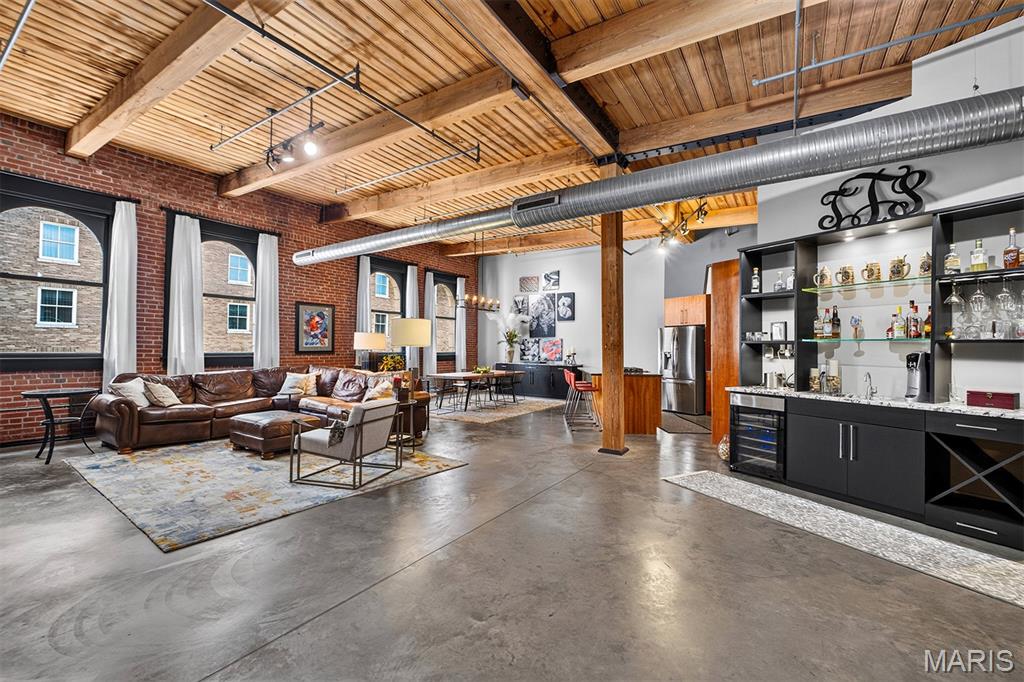 901 Washington Avenue Unit: 704