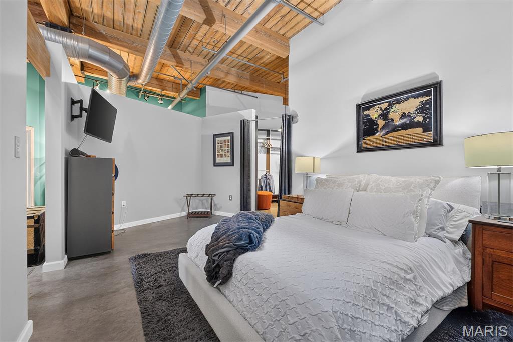 901 Washington Avenue Unit: 704