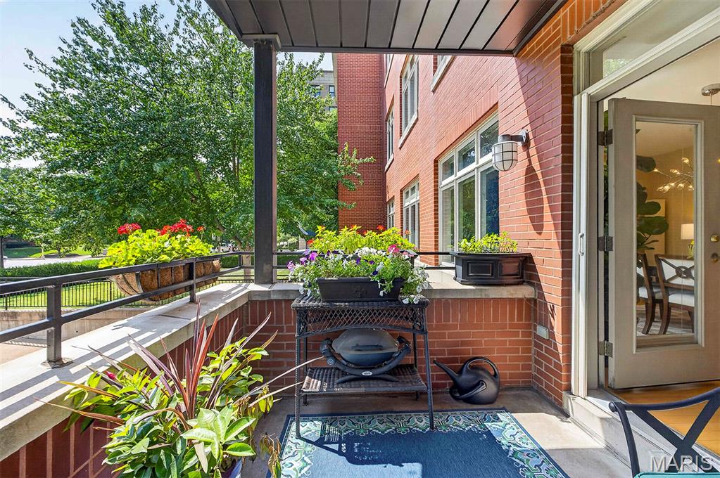 110 N Newstead Avenue Unit: 103