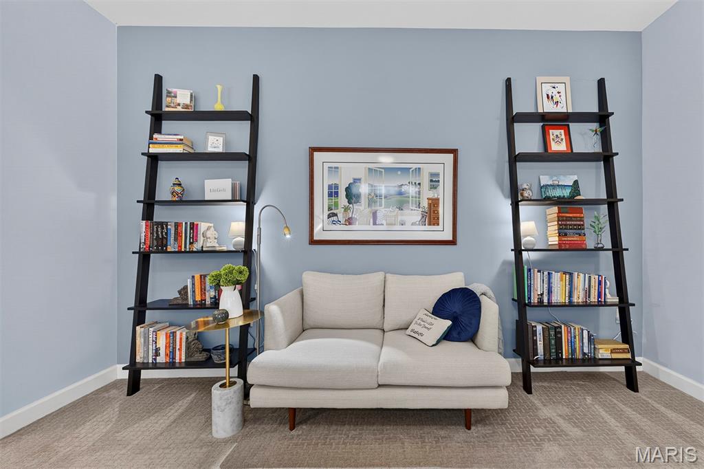 110 N Newstead Avenue Unit: 103