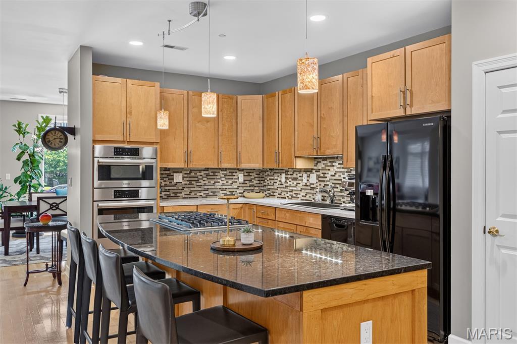 110 N Newstead Avenue Unit: 103