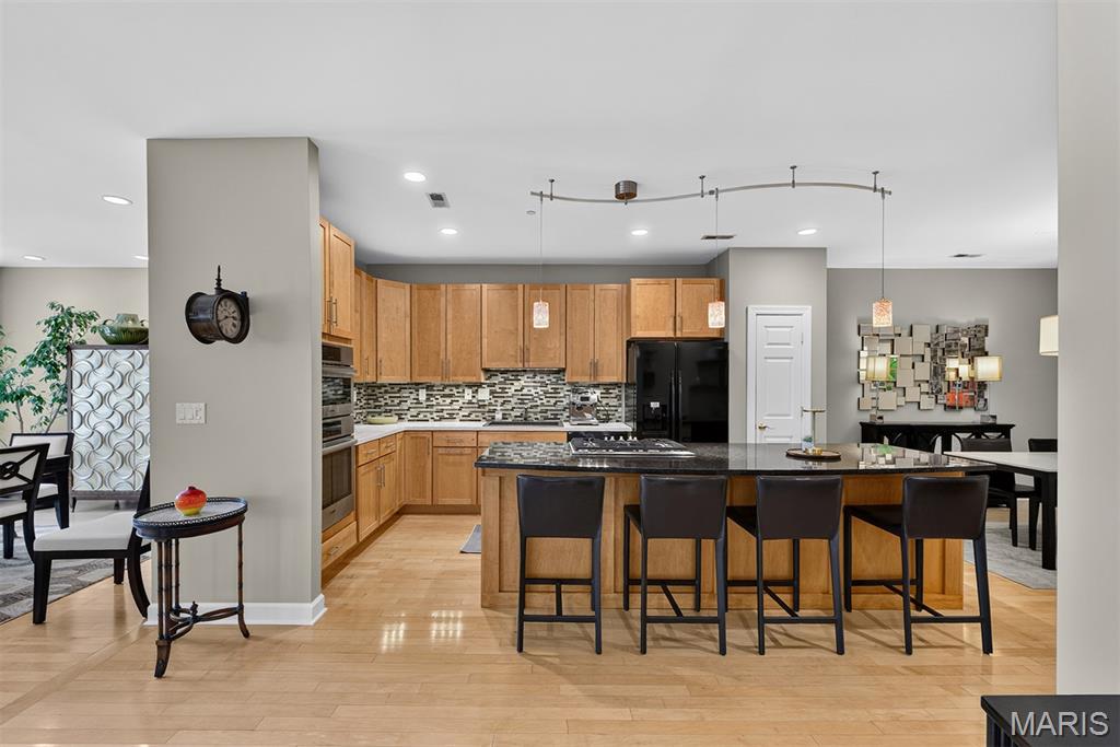 110 N Newstead Avenue Unit: 103