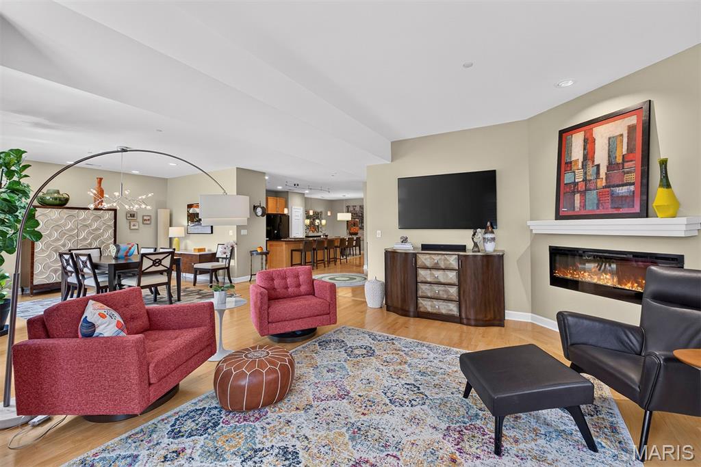 110 N Newstead Avenue Unit: 103