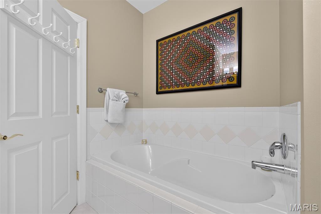 110 N Newstead Avenue Unit: 103