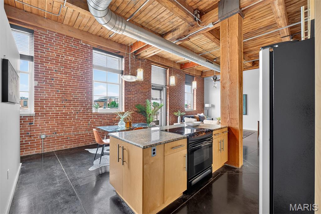 721 N 17th Unit: 202