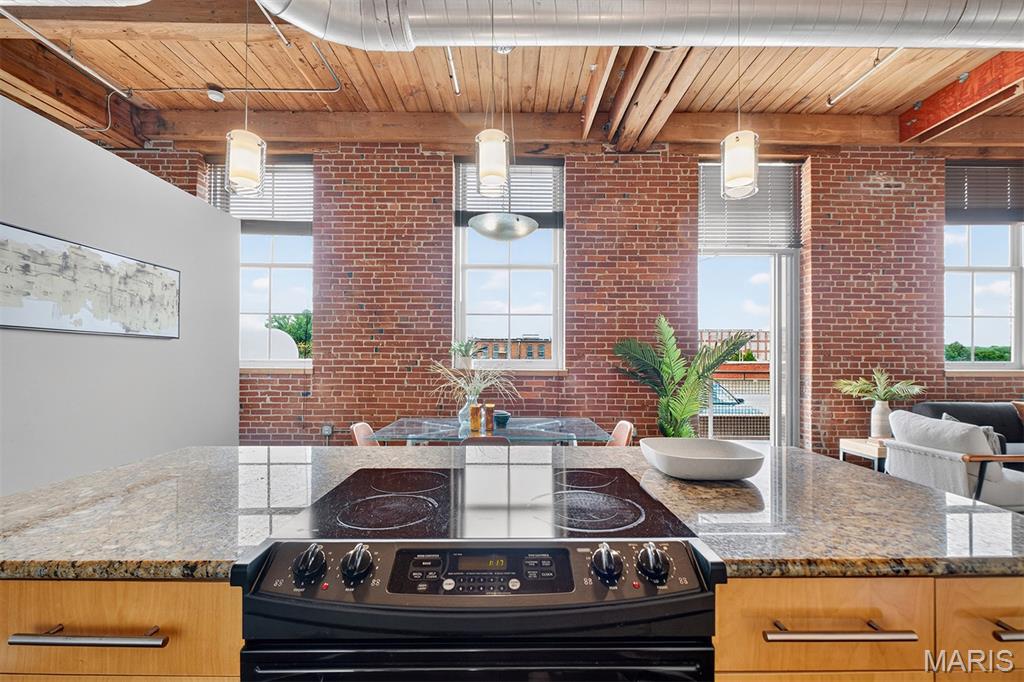 721 N 17th Unit: 202