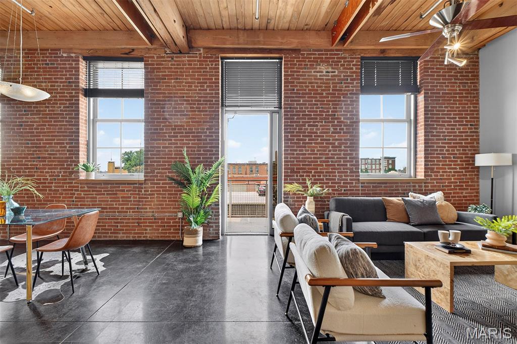 721 N 17th Unit: 202