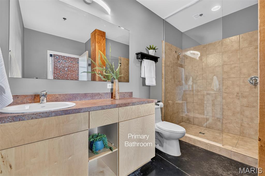 721 N 17th Unit: 202