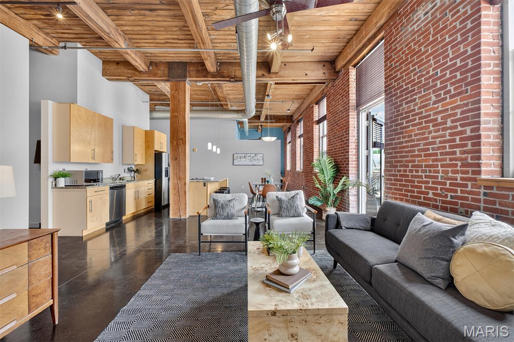 721 N 17th Unit: 202