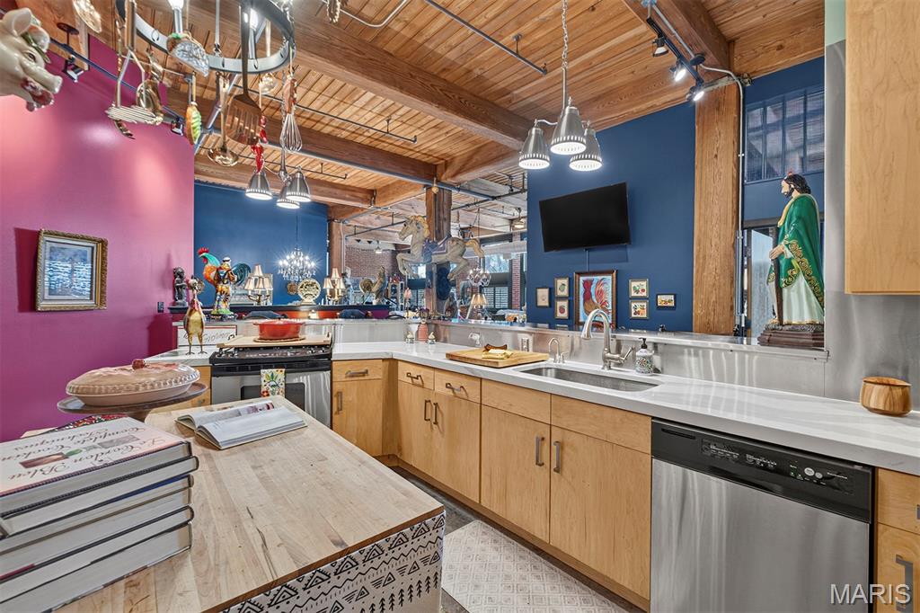703 N 13th Street Unit: 207