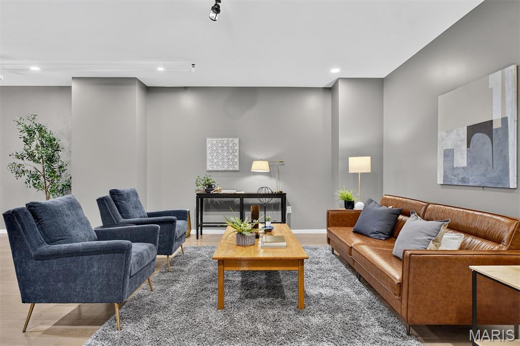 915 Olive Unit: 1112