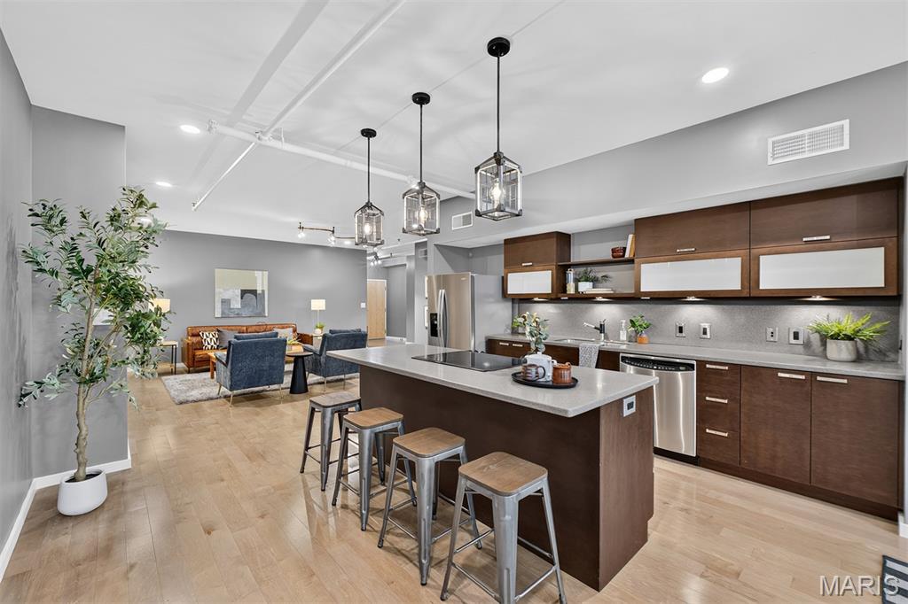 915 Olive Unit: 1112