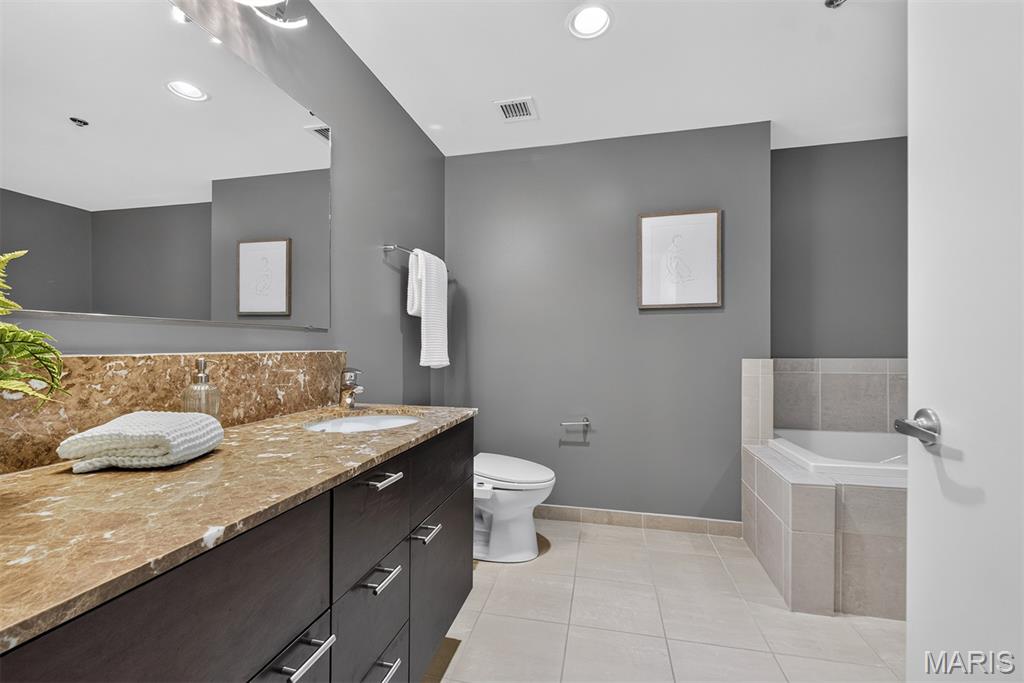 915 Olive Unit: 1112