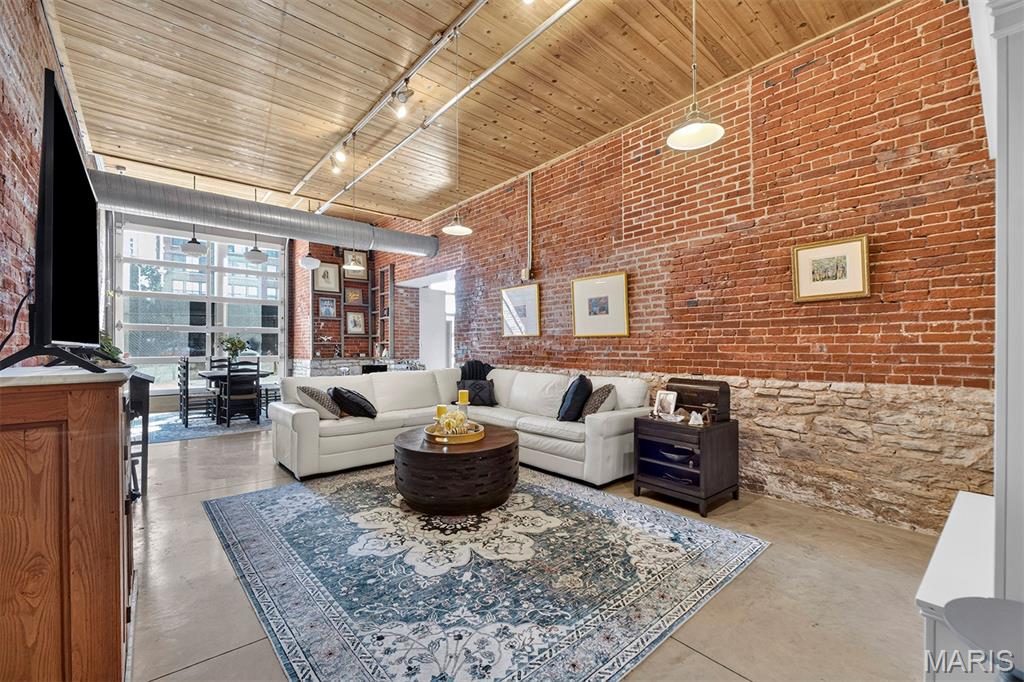 721 N 17th Street Unit: 103