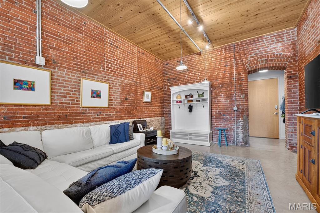 721 N 17th Street Unit: 103