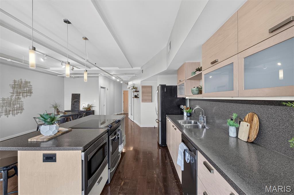 915 Olive Street Unit: 1404
