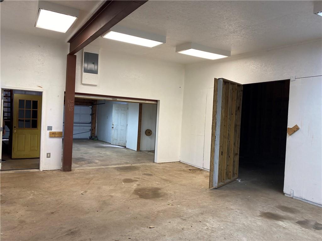 6605 Pine Ridge Circle