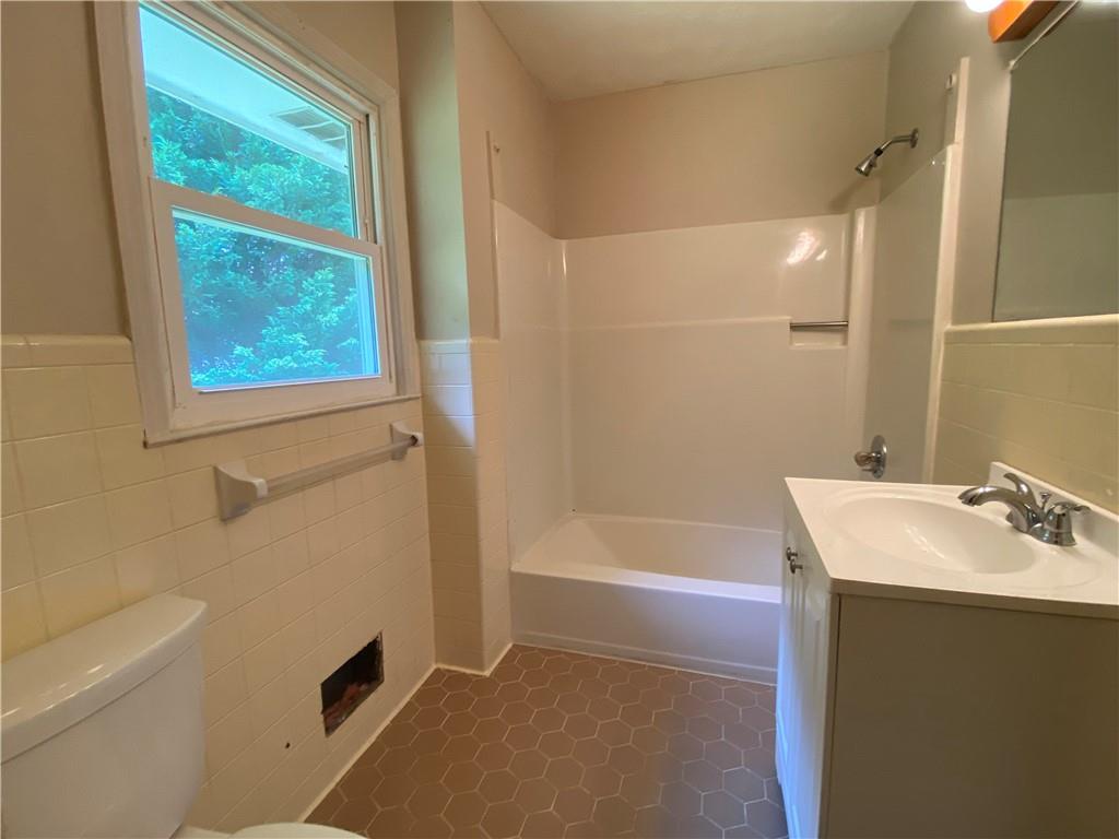 6605 Pine Ridge Circle