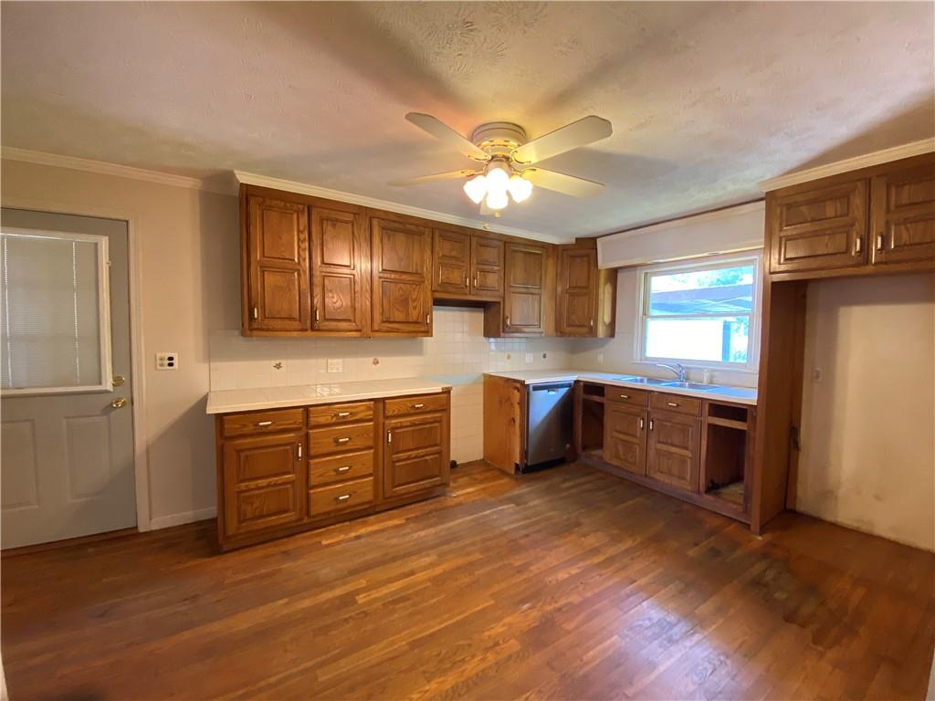 6605 Pine Ridge Circle