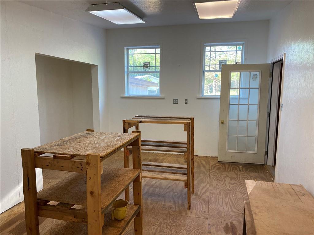 6605 Pine Ridge Circle