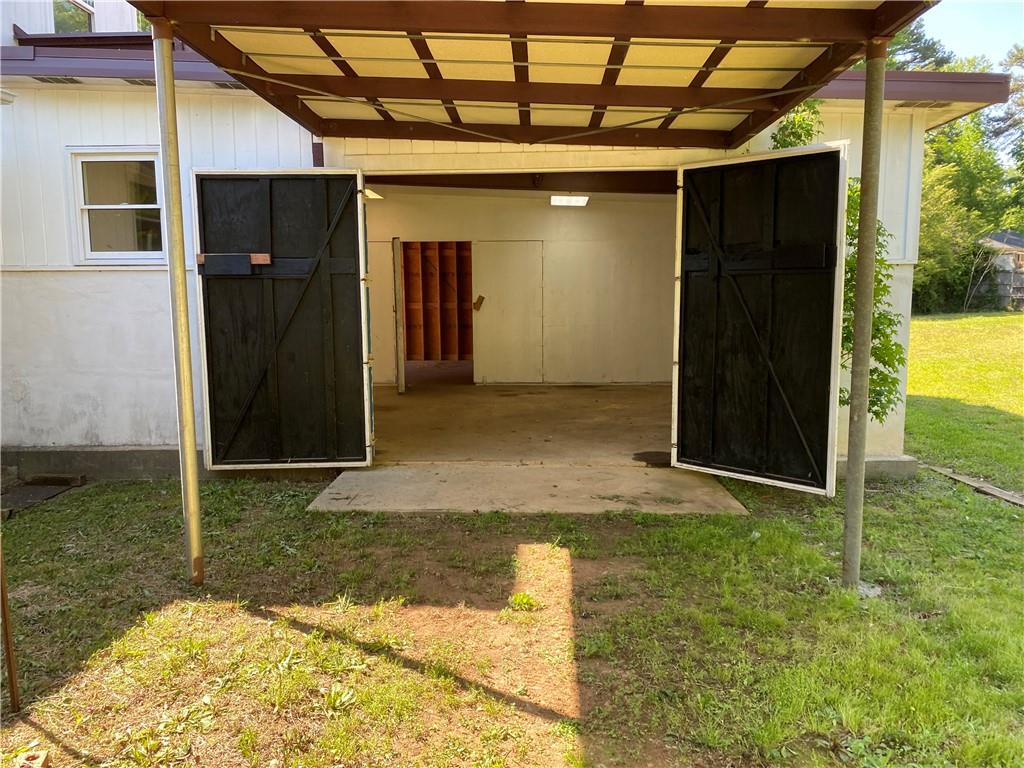 6605 Pine Ridge Circle