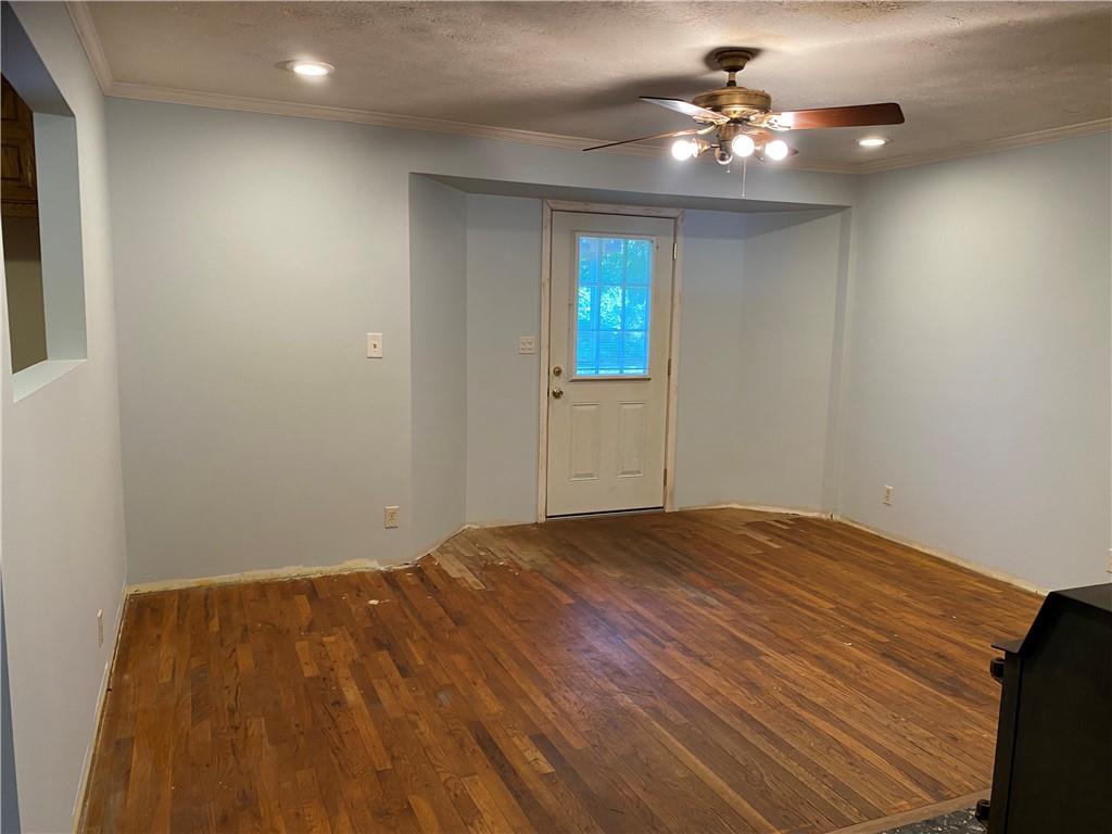 6605 Pine Ridge Circle