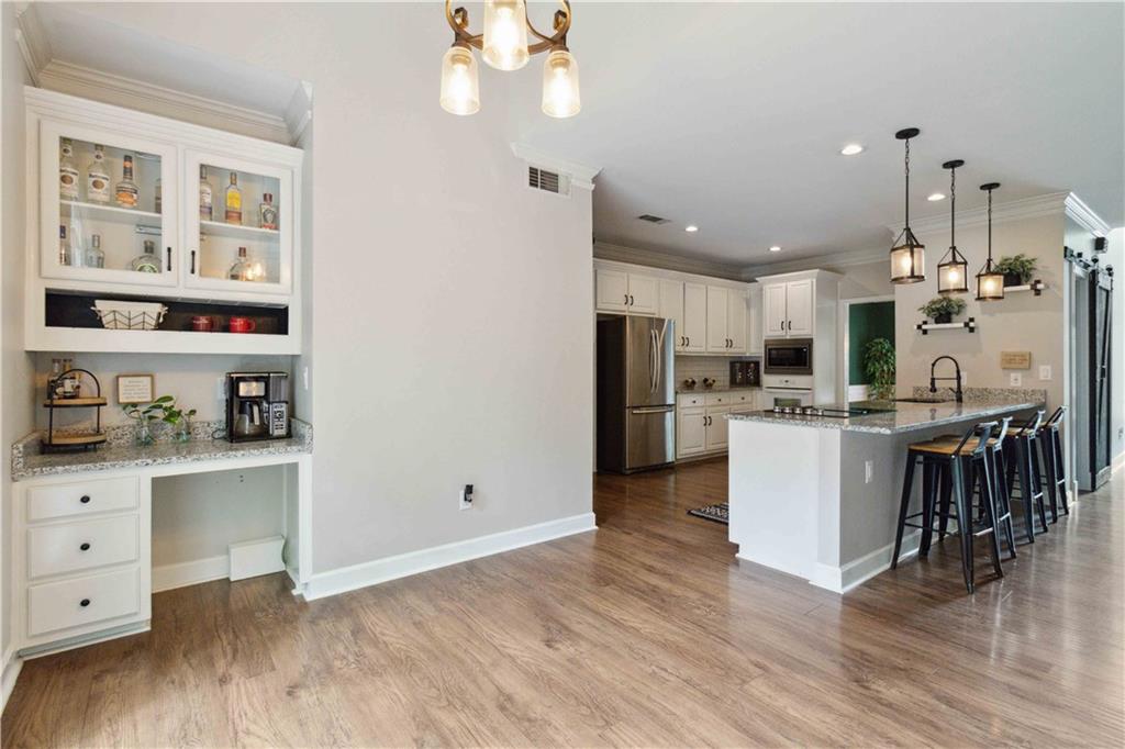 984 Pinfeather Court